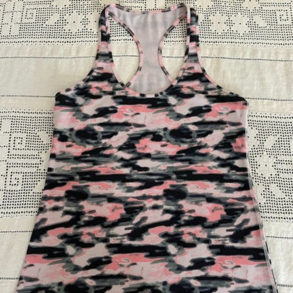 Lululemon Cool Racerback pink, white, grey & black camo fits size 10 or 12 rare
